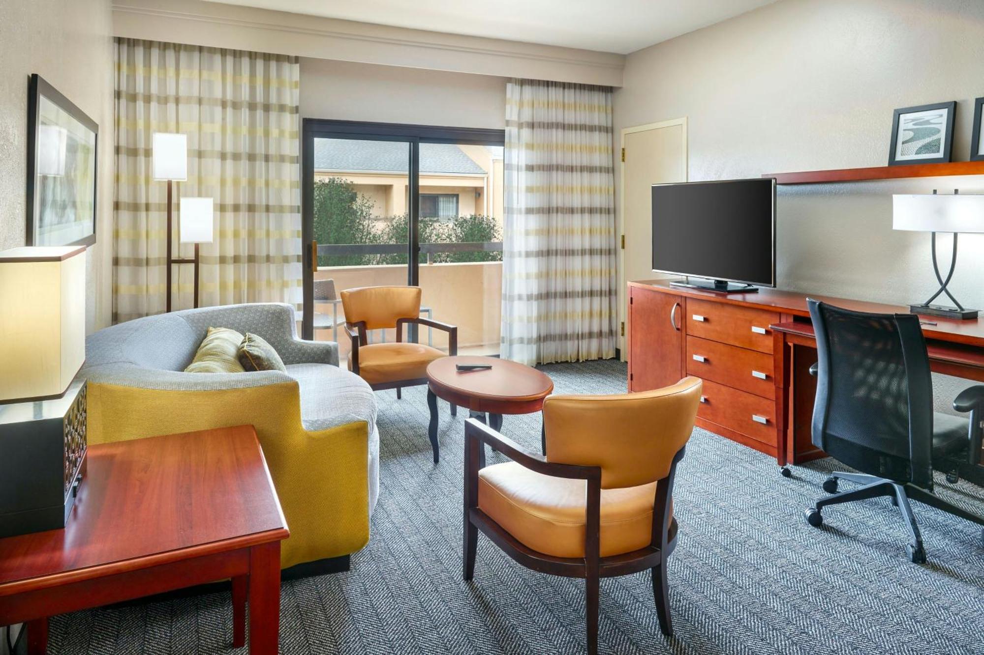 Hotel Courtyard By Marriott Baton Rouge Acadian Centre/Lsu Area Extérieur photo