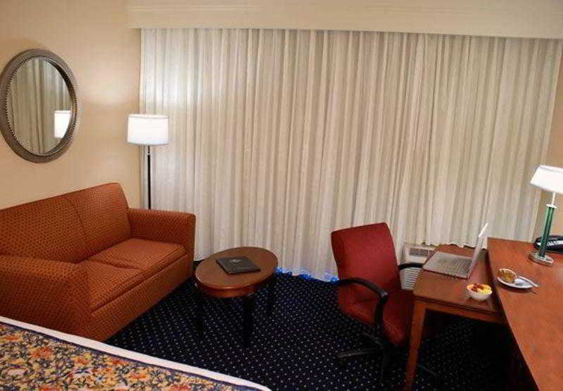 Hotel Courtyard By Marriott Baton Rouge Acadian Centre/Lsu Area Extérieur photo